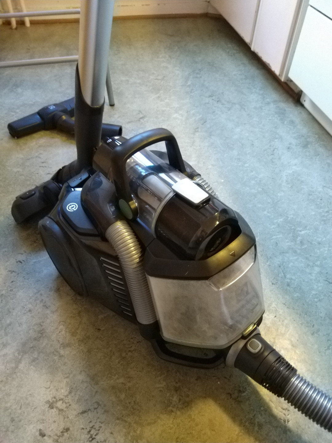 Yes, it's a vacuum cleaner